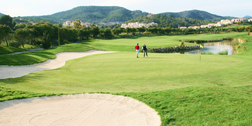 People walking on a golfcourse on Mallorca