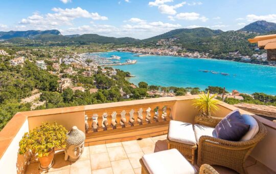 Charming Mediterranean duplex apartment with royal views over the port, Puerto de Andratx