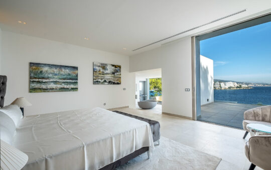 Newly built front line villa with stunning views and sea access in Cala Vinyas - Bedroom 2