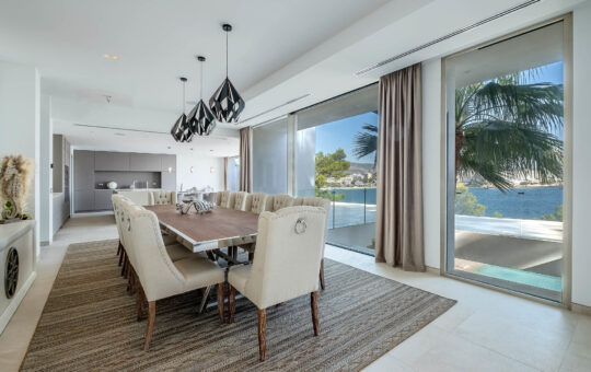 Newly built front line villa with stunning views and sea access in Cala Vinyas - Dining area