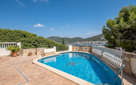 Apartamento mediterráneo con vistas de ensueño al puerto - Amplia piscina comunitaria