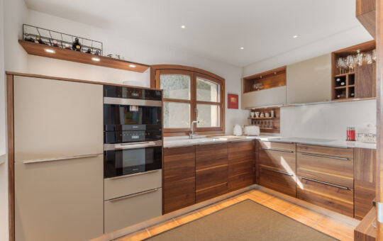 Mediterranean duplex apartment with port views - High quality fitted kitchen