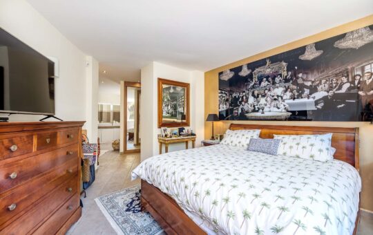 High-quality family villa close to the bathing bay - Bedroom 1