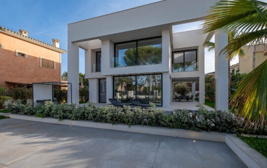 Modern new build villa above Port Adriano - Front facade
