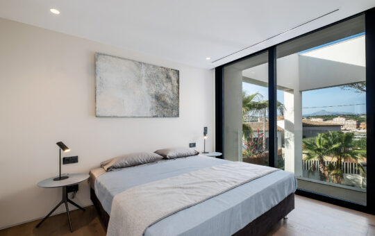 Modern new build villa above Port Adriano - Bedroom 2