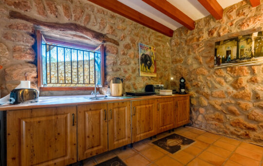 Charming natural stone finca with pool in the beautiful valley of Andratx - Kitchen