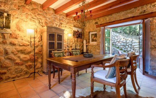 Charming natural stone finca with pool in the beautiful valley of Andratx - Dining area with access to the terrace