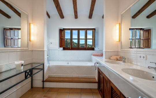 Eindrucksvolles Finca-Anwesen in idyllischer Lage - Badezimmer 2