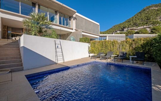 Luxuriöse Doppelhaushälfte in renommierter Residenz mit Meerblick in Port Andratx - Privater Pool