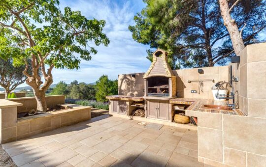 Comfortable finca with stunning panoramic mountain views in Calvià - Outdoor kitchen area