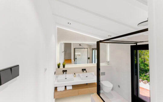 Mediterranean villa with an extraordinary design - Bathroom 1
