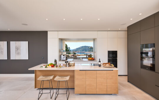 Luxurious new build villa with port views in Puerto de Andratx - High quality Poliform kitchen