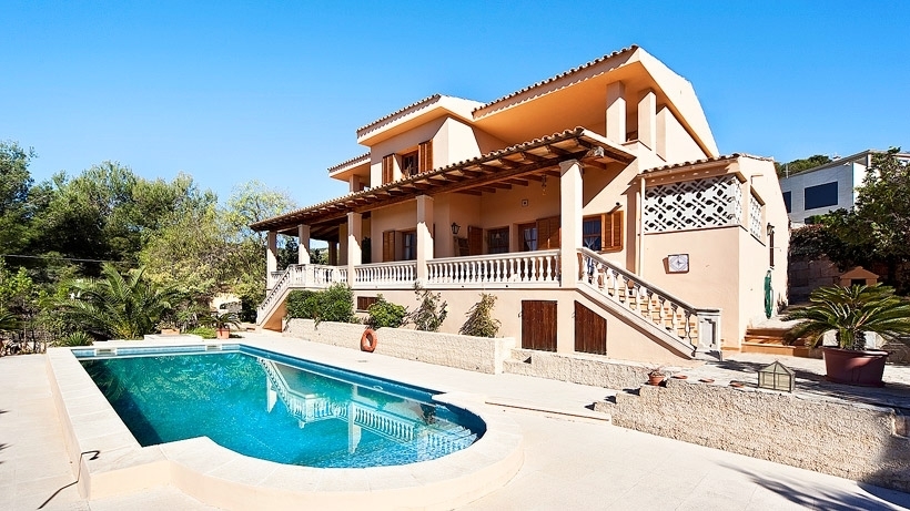 Mediterrane Villa mit Meerblick - Titelbild