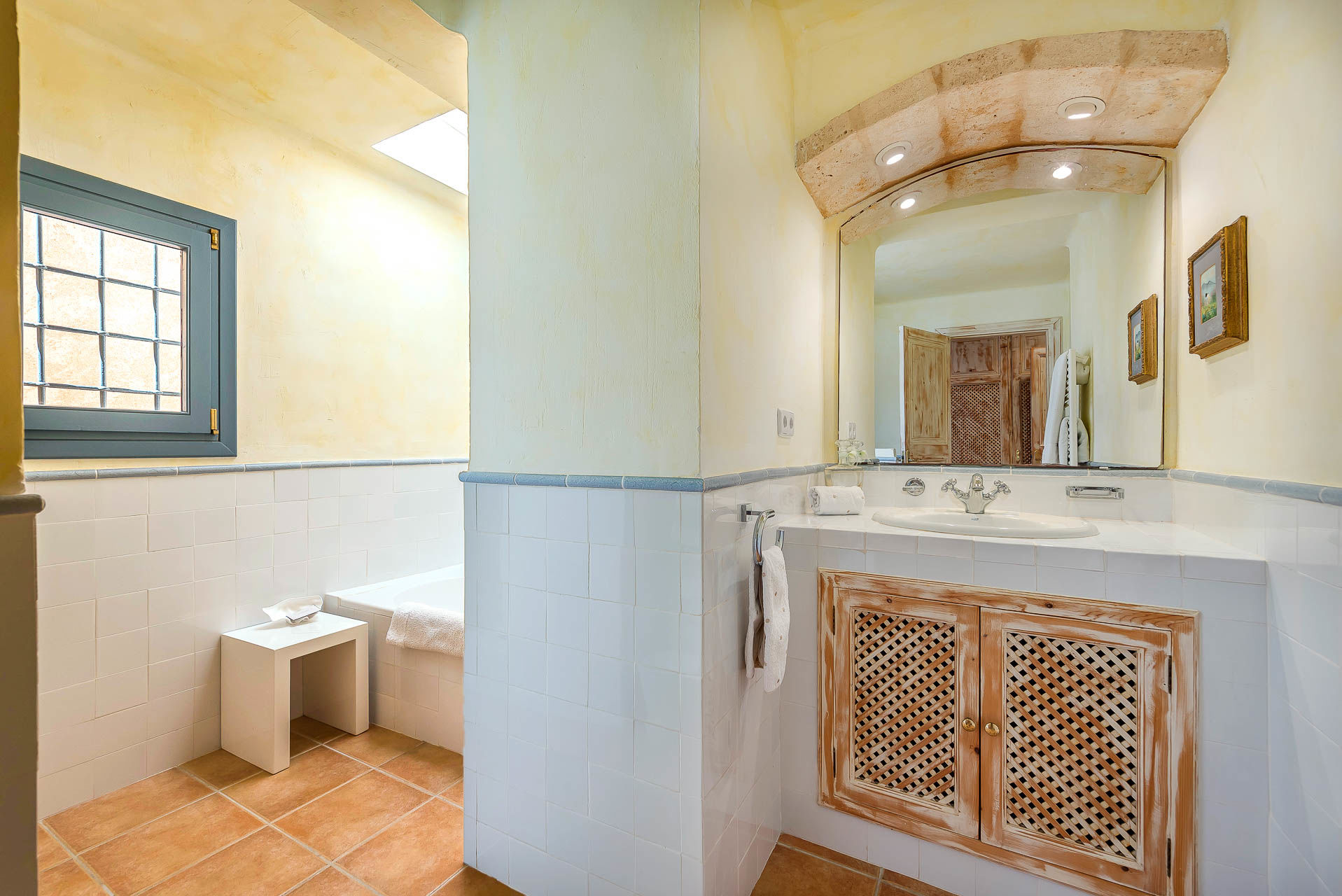 Mediterrane Villa mit atemberaubendem Blick - Badezimmer 3