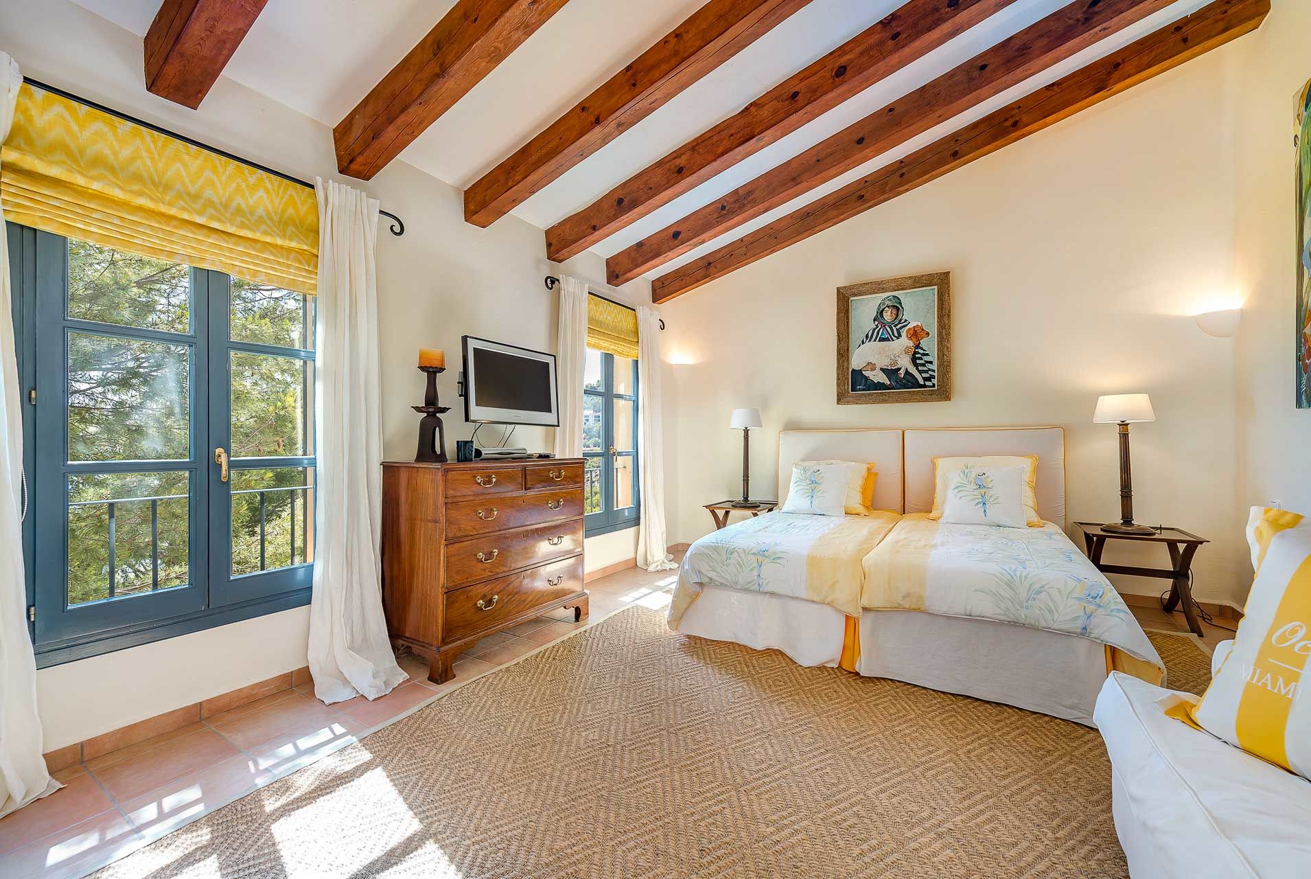 Mediterrane Villa mit atemberaubendem Blick - Schlafzimmer 4