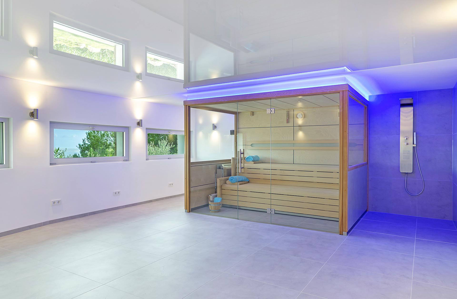 Traumhafte moderne Villa in Costa den Blanes - Luxuriöser Saunabereich