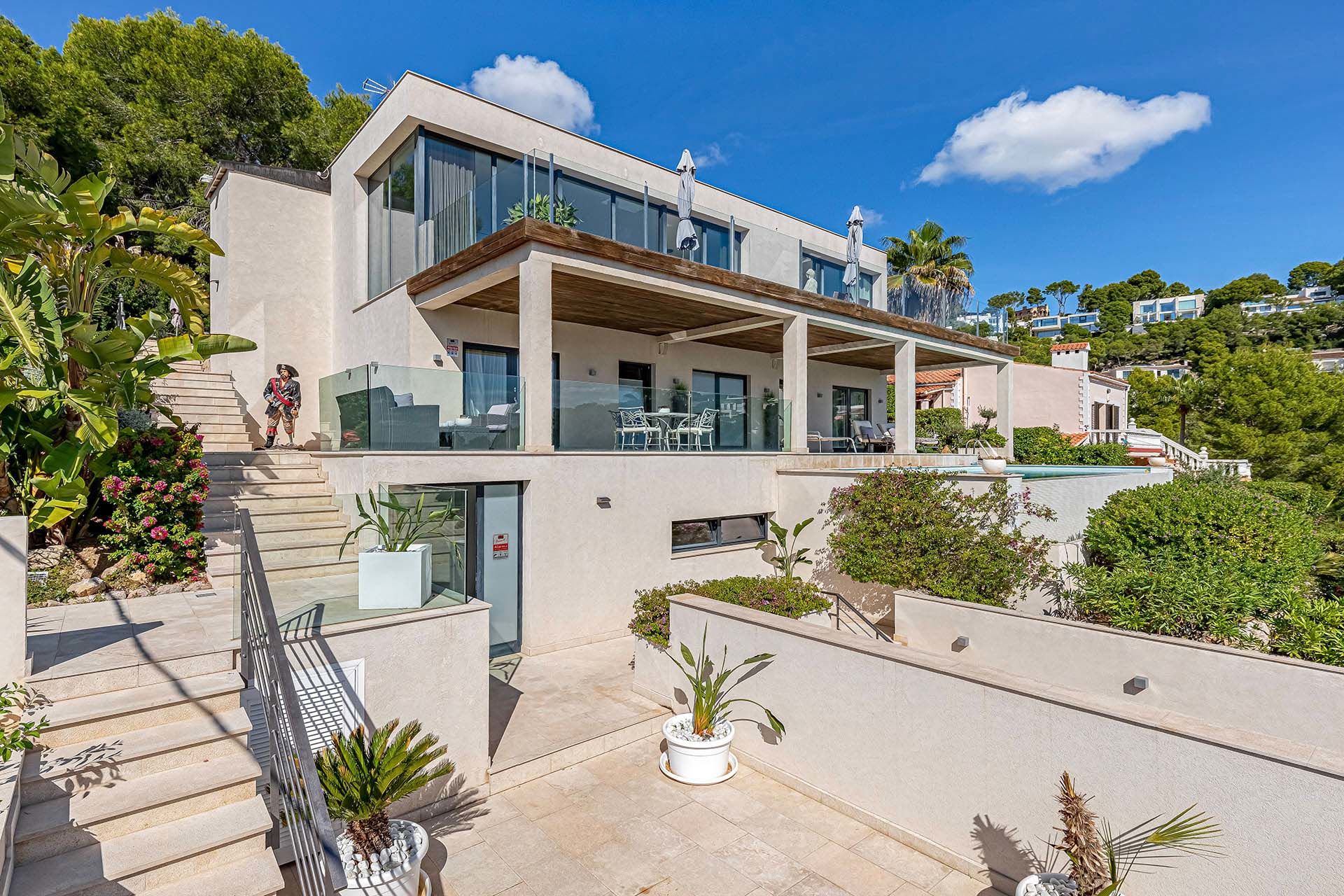 Moderne Villa mit Meerblick in Costa d’en Blanes