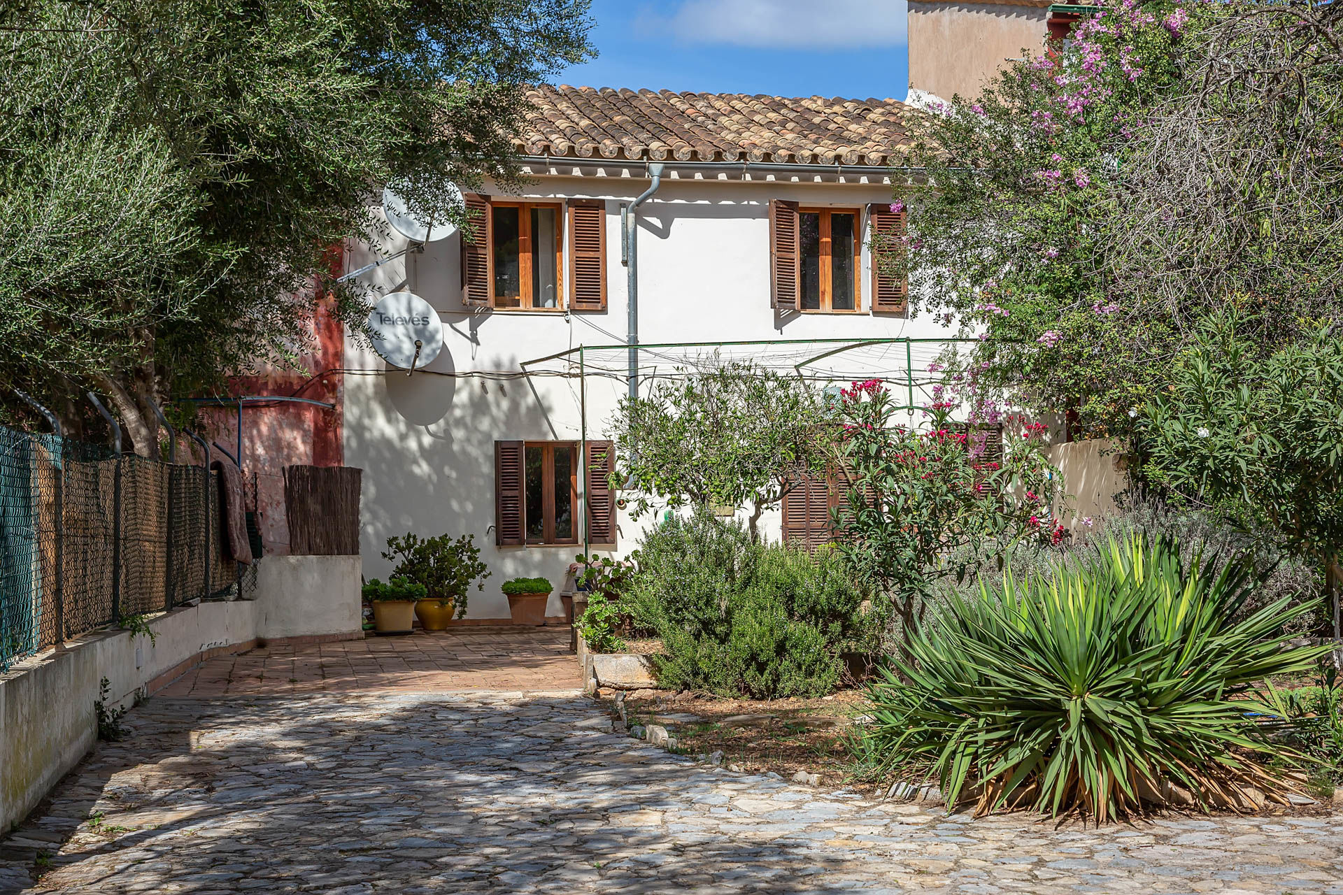 Mallorquinisches Dorfhaus in ruhiger Lage in S'Arraco - Frontansicht des Dorfhauses