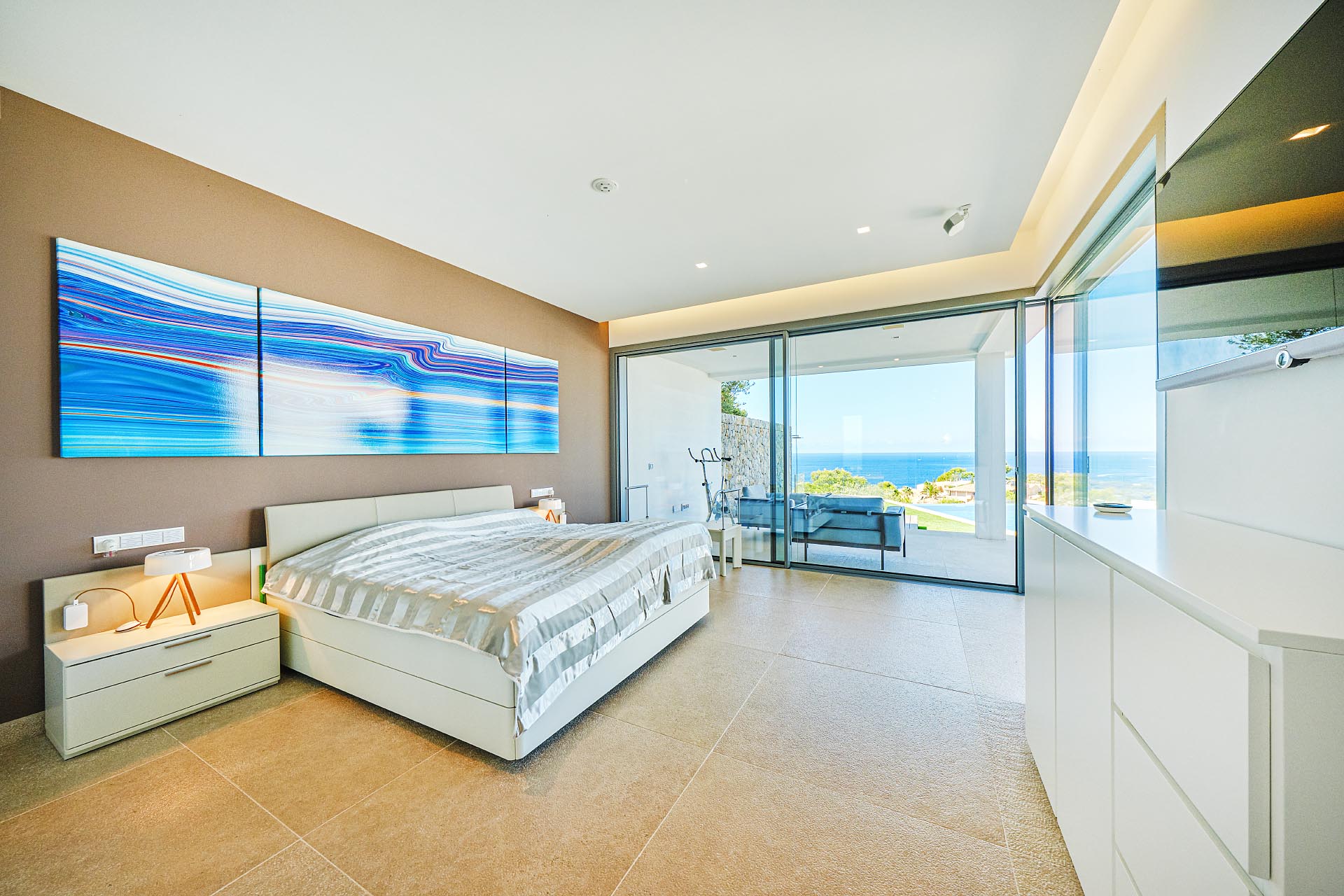 Excepcional Villa con fantásticas vistas al mar - Dormitorio amplio