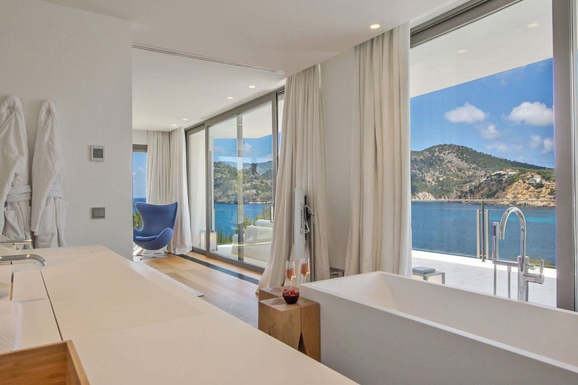 Outstanding modern villa in first sea line - Bathroom 2
