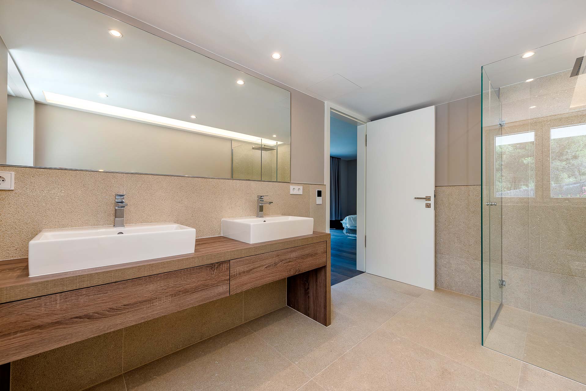 Exclusive completely renovated villa in second sea line in Cala Fornells - Bathroom 2