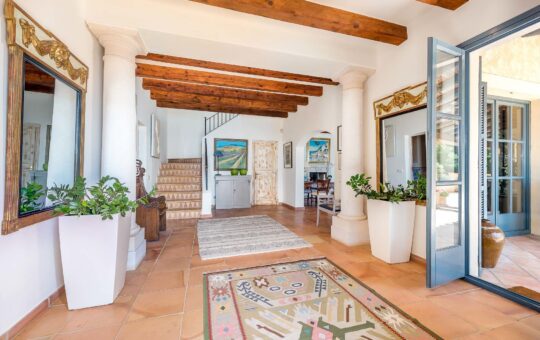 Mediterrane Villa in Bestlage mit herrlichem Blick - Eingangsbereich
