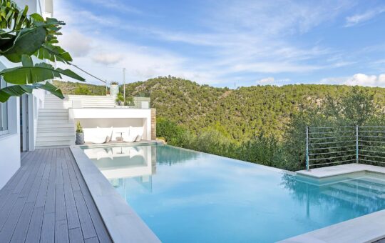 Traumhafte moderne Villa in Costa den Blanes - Großer Überlaufpool