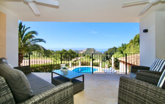 Großzügige Villa mit Pool und Meer-Panoramablick in Port Andratx - Bild