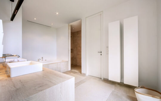 Moderne Neubauvilla in Sol de Mallorca mit Meerblick - Badezimmer