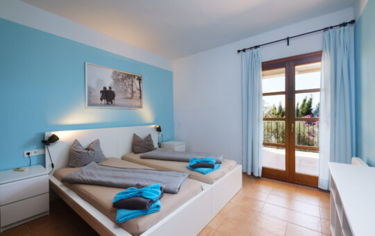 Villa with wonderful panoramic view - Third bedroom with access to the terrace