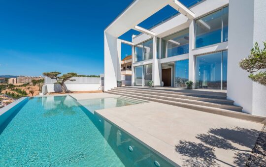 Luxurious new built front line villa, El Toro - Port Adriano