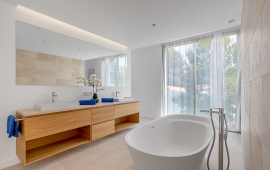 Luxury new built villa in Nova Santa Ponsa - Bathroom 1