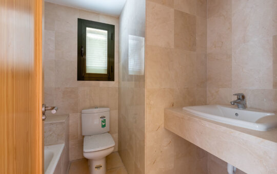 Apartment in a Mediterranean complex in Sant Elm - Bathroom 1