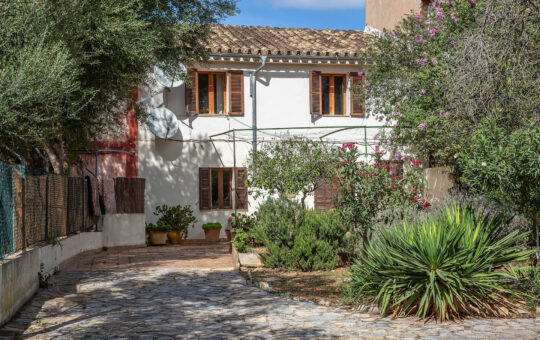 Majorcan village house in a quiet location in S’Arraco