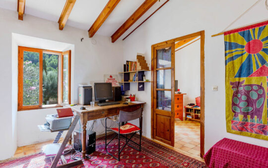 Majorcan village house in a quiet location in S'Arraco - Connecting room on the first floor