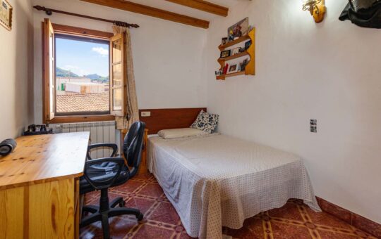 Large village house in the heart of Andratx - Bedroom 2