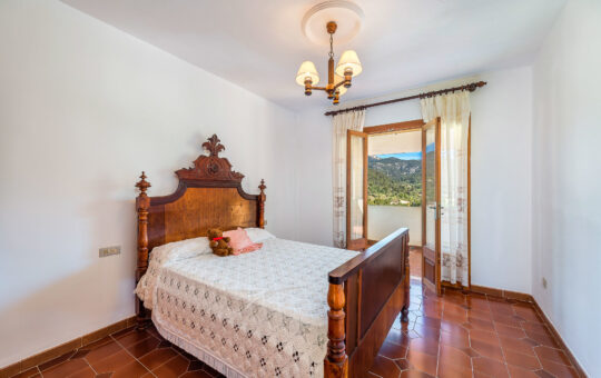 Single family house with mountain views in Puigpunyent - Bedroom