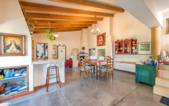 Beauitiful rustic finca of Majoran character in Galilea - Dinning room and kitchen