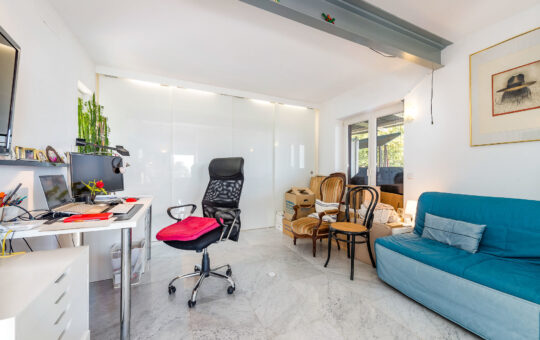 Charming and bright villa in Es Verger - Office