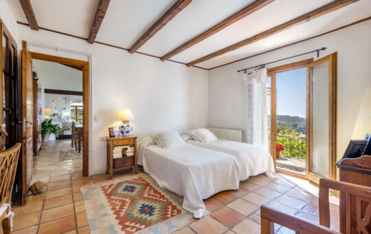Cosy finca in priviledged area with dreamlike views in Galilea - Bedroom 1