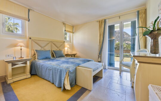 Spacious apartment with private garden in Port d'Andratx - Bedroom 1