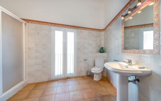 Historical town house for rehabilitation in the heart of Andratx - Bathroom 1