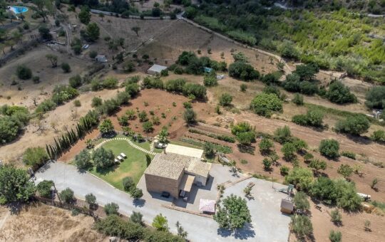 Charming completely renovated finca in a picturesque natural landscape - Finca with large plot
