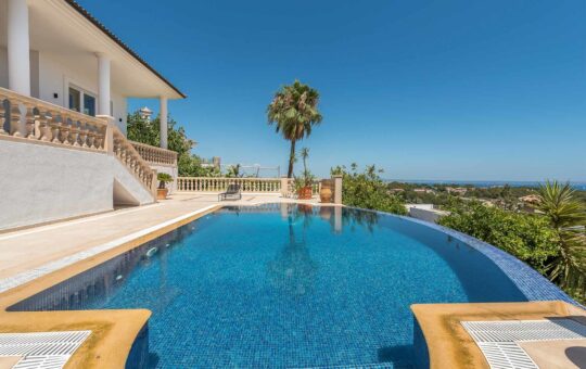 Villa con preciosas vistas al mar en Bendinat - Pool