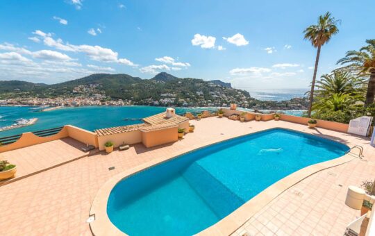 Encantador dúplex mediterráneo con vistas de ensueño al puerto - Zona comunitaria con piscina y solarium