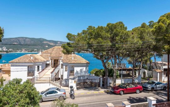 Villa con dos zonas de estar independientes y vistas parciales al mar en Torrenova - vista de azotea