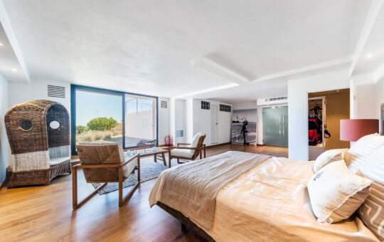 Villa de lujo completamente reformada con vistas al mar en exclusiva zona residencial de Bendinat - Dormitorio 2