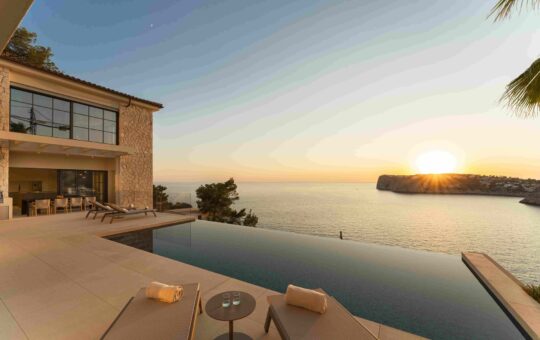 Premium villa with breathtaking sea views - Terrace area with sea views