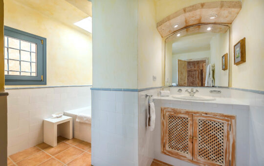Mediterrane Villa in Bestlage mit herrlichem Blick - Badezimmer 3