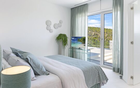 Traumhafte moderne Villa in Costa den Blanes - Mediterranes Schlafzimmer